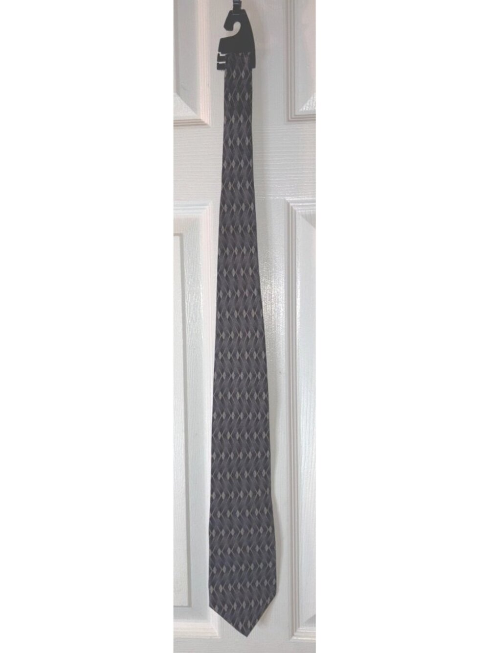 Cambridge Classics Mens Silk Tie With Diamond Pattern Black & Silver Tones 100%